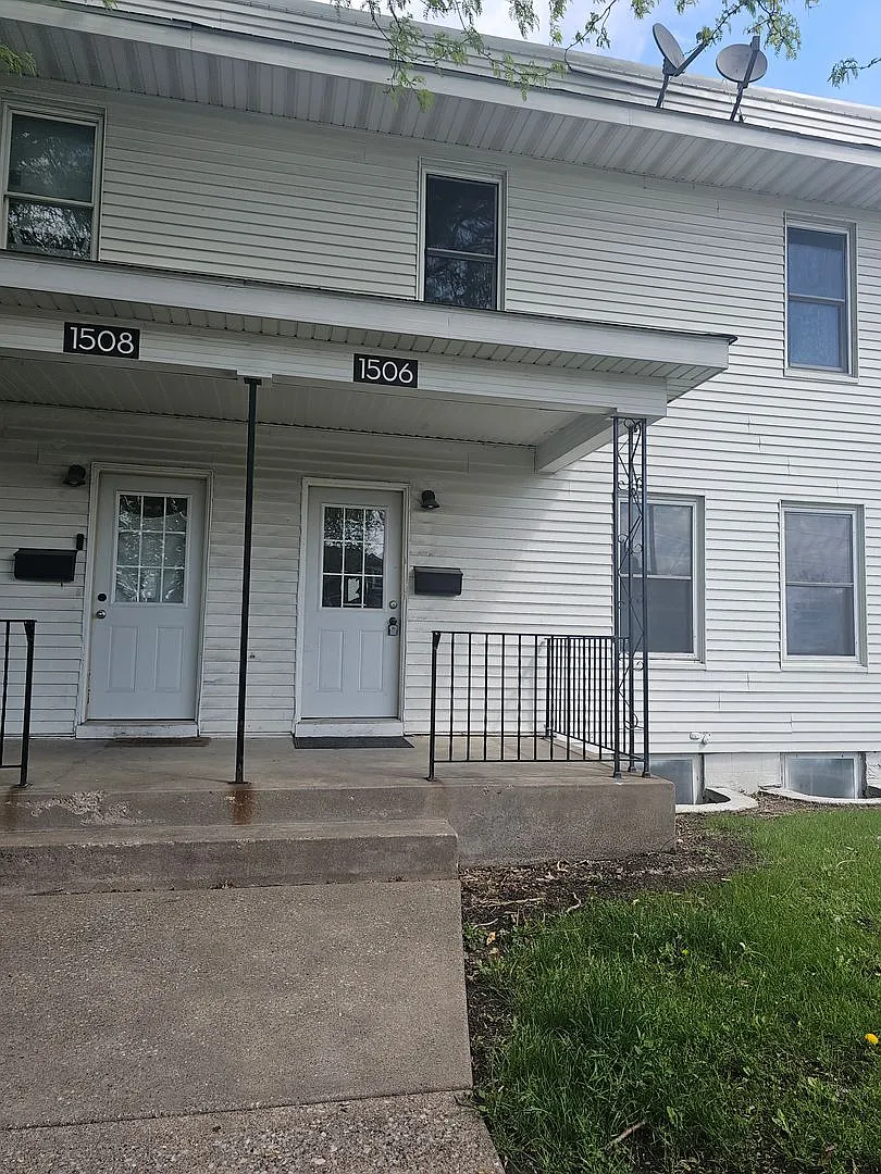 1502 - 1508 W Pleasant St. — Photo 2