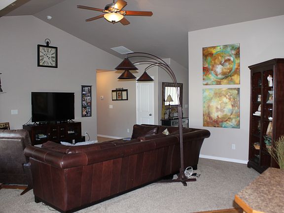 4th image of 980 Sunnybrook Ave