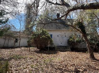 15 Mariners Ln, Northport, NY 11768