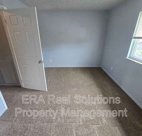 1718 Carstare Dr — Photo 12