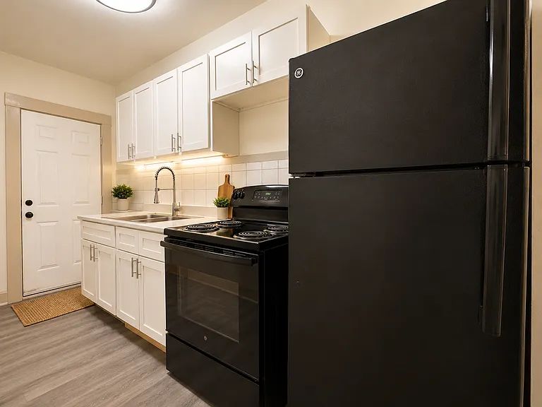 1009 Jackson Ave #1 — Photo 6