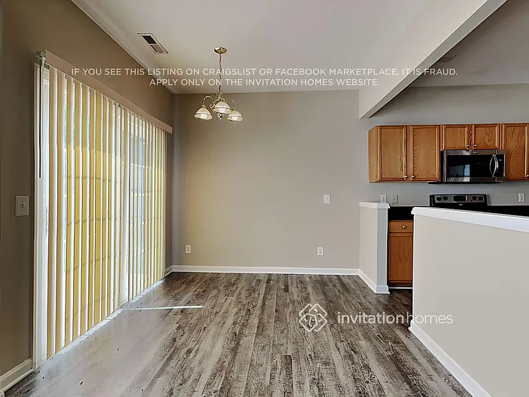 1460 Cantwell Ct — Photo 4
