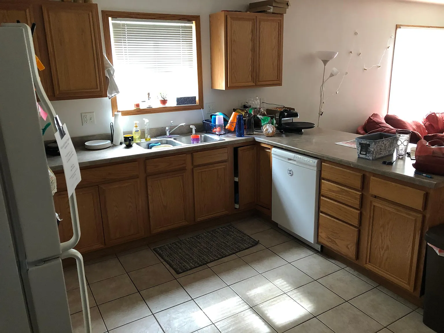 4 bed, 1900 sqft, $2,600 — Photo 2