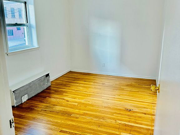 4th image of 380 McLean Ave APT 1C
