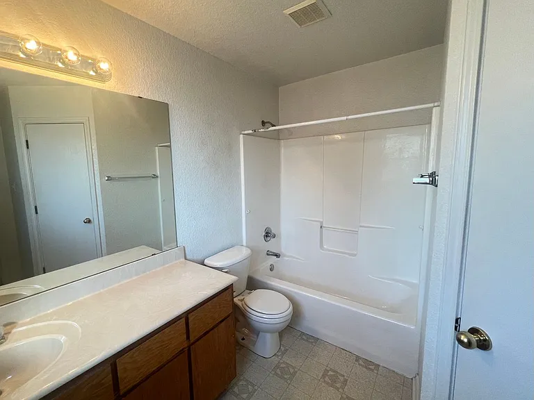2608 Edgefield St — Photo 11