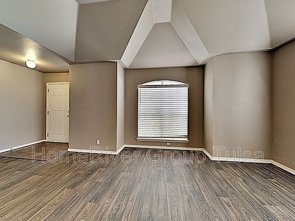 3rd image of 19646 E 38th Pl S