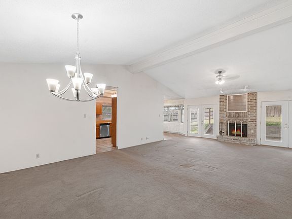 3rd image of 8215 SHALLOW CREEK DR