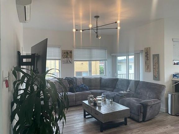 5th image of 3716 Villa Ter