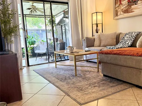 3370 Beau Rivage Dr #4-Q, Pompano Beach, FL 33064