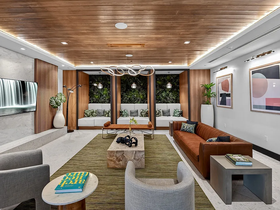 Manor Biscayne