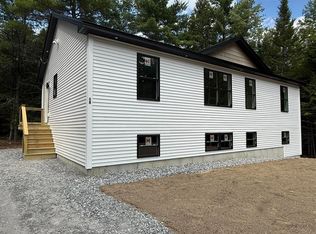 18 Jameson Dr, Bridgton, ME 04009