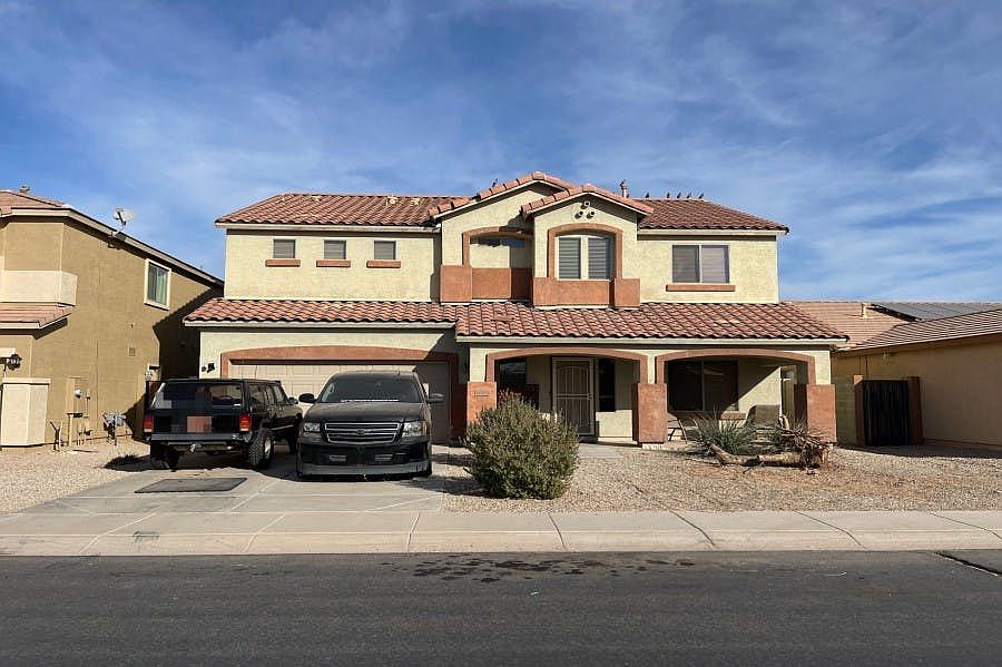 1st image of 46008 W Dirk St