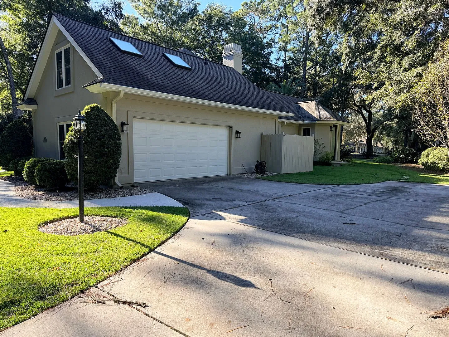 Beautifully Furnished Indigo Run Home with Pool- Six Month Lease — Photo 2