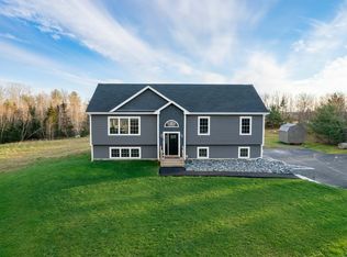 27 Nye Ln, Hermon, ME 04401