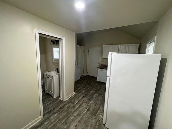 4th image of 1328 Camden Ave