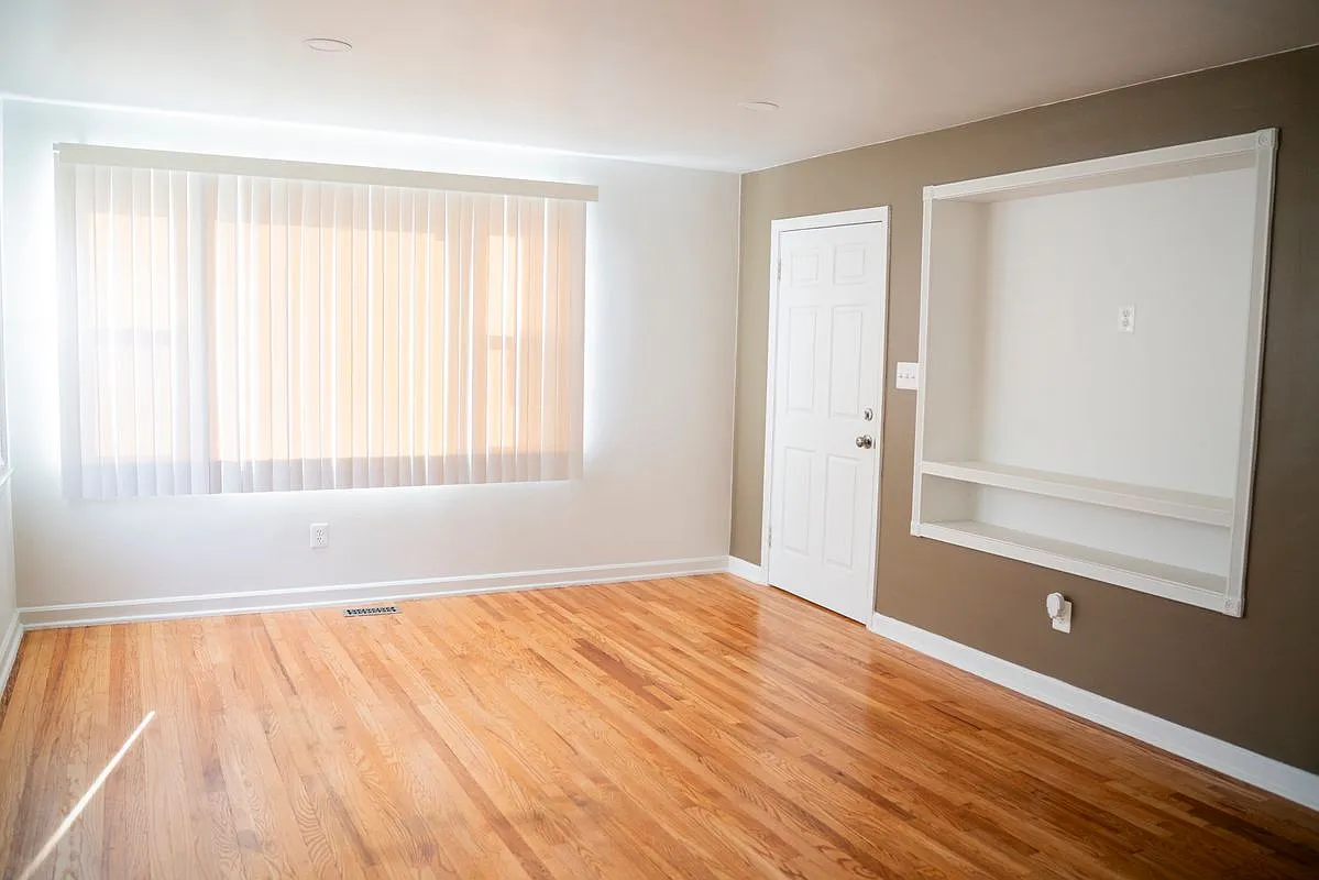 2 bed, 1.0 bath, 1146 sqft, $1,750 — Photo 1