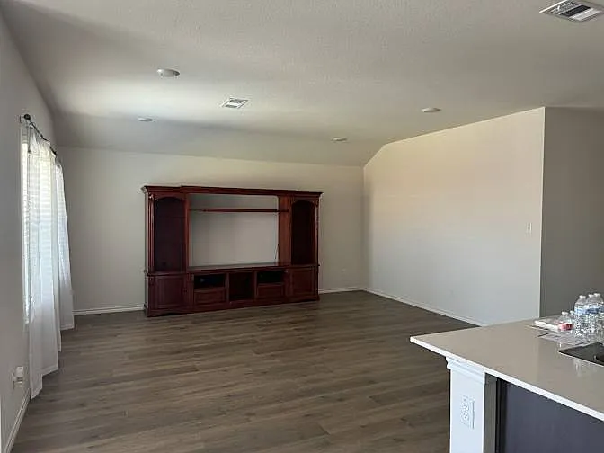 1305 Stuarts Forest Dr — Photo 3
