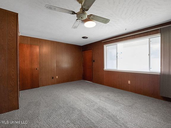 5th image of 1136 Woodville Dr