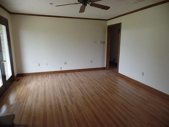 5th image of 2 Taylor St