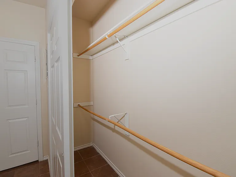 2411 Bryan St — Photo 14