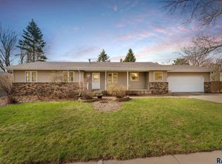 2111 E Tamarac Dr, Sioux Falls, SD 57103