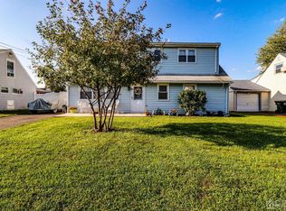 93 W Warren St, Iselin, NJ