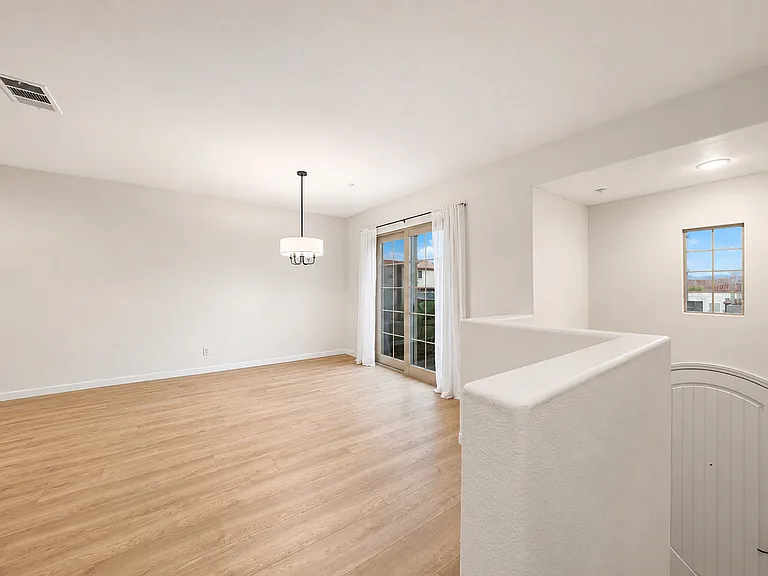 312 Bishop Dr — Photo 13