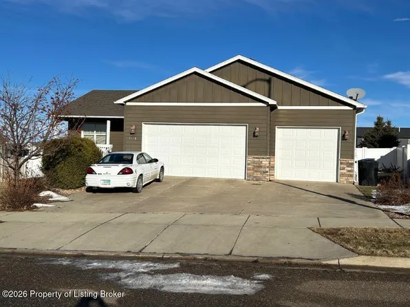 1118 Wahl St, Dickinson, ND 58601