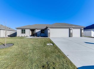 1712 Kendall Rd, Benton City, WA 99320