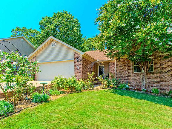2nd image of 22 Twin Lakes Dr