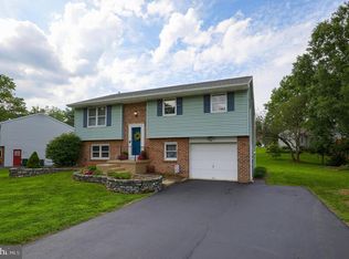 9 Wolf Cir, Ephrata, PA 17522