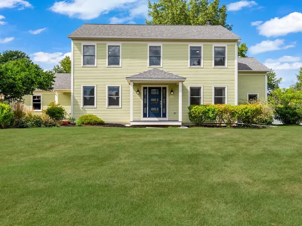 22 Lawnwood Drive, Williston, VT 05495