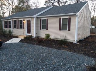 41 Rainbow Ln, Mashpee, MA 02649