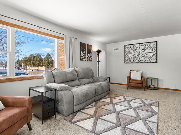 4th image of 631 South 32nd STREET