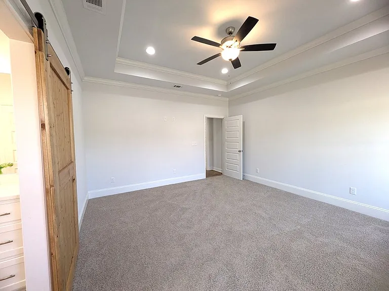111 Nicole Britt Dr — Photo 16