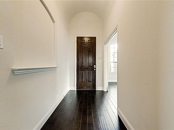 4th image of 934 Colby Bluff Dr