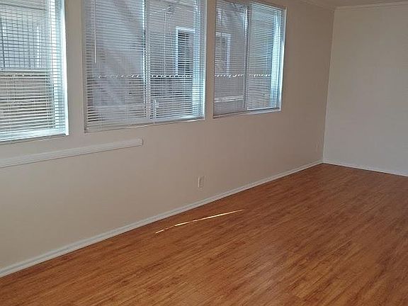 3rd image of 15061 Archwood St #394590094