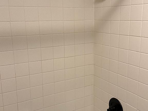 5th image of 309 W Adams St #61