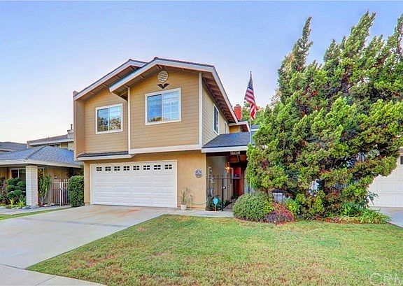 2nd image of 12927 Oakwood Ln