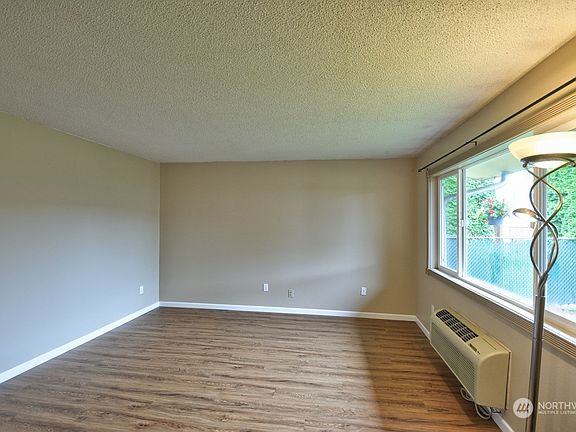 5th image of 724 Marion Lane SE #724