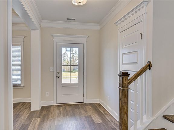 4th image of 2039 Warbler Dr.