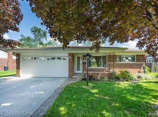 11029 Brougham Dr, Sterling Heights, MI 48312