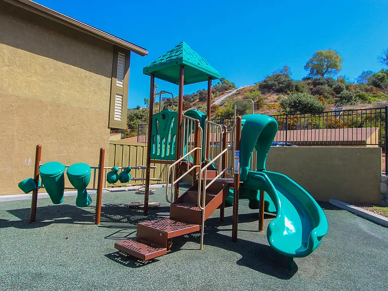 Home Terrace - Military Housing — Photo 6