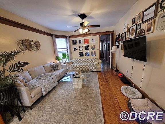 4th image of 1239 W Roscoe St APT 1F