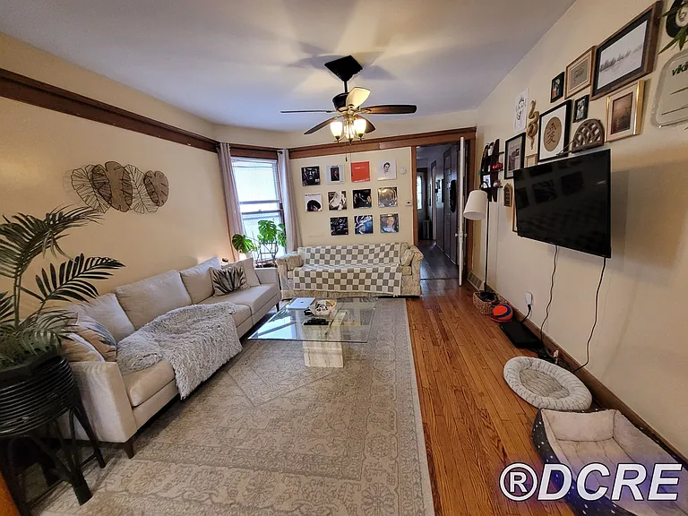 1239 W Roscoe St #1F — Photo 4