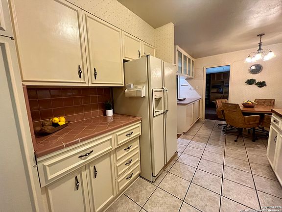 5th image of 106 Maplewood Ln