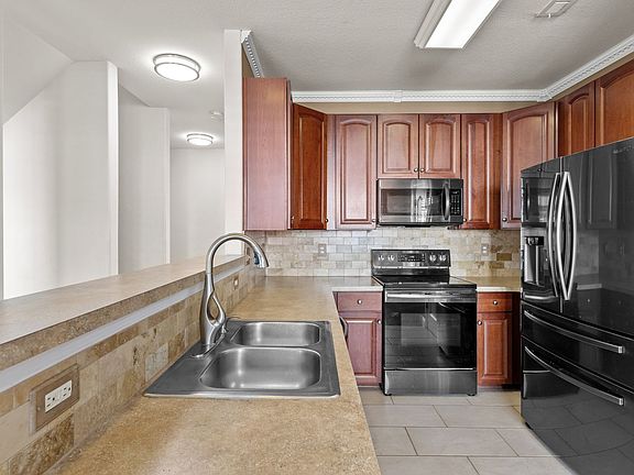 5th image of 4500 Barkingdale Dr
