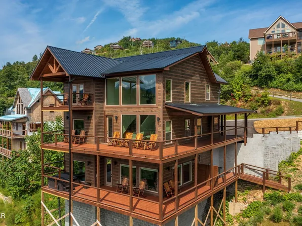 879 Sourwood 247, Gatlinburg, TN 37738