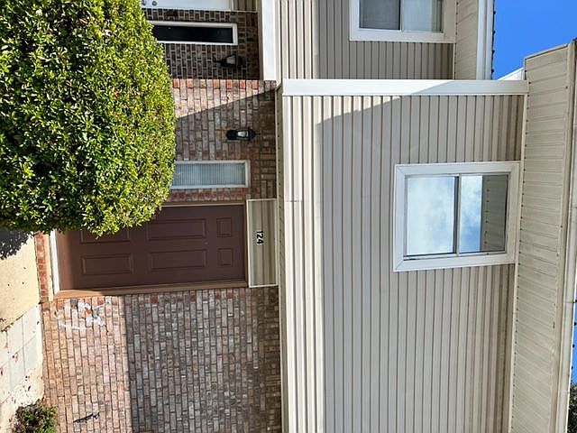 1st image of 124 Scottwood Dr
