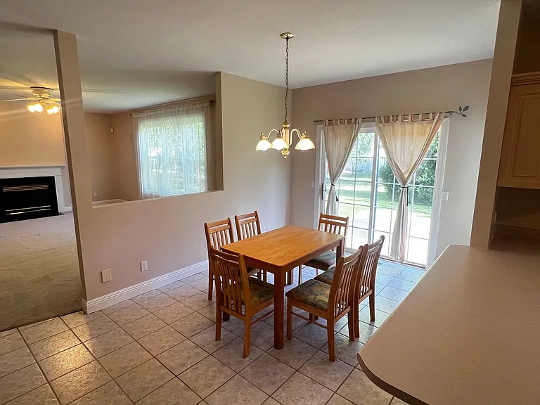 2708 Bayhill Dr — Photo 6